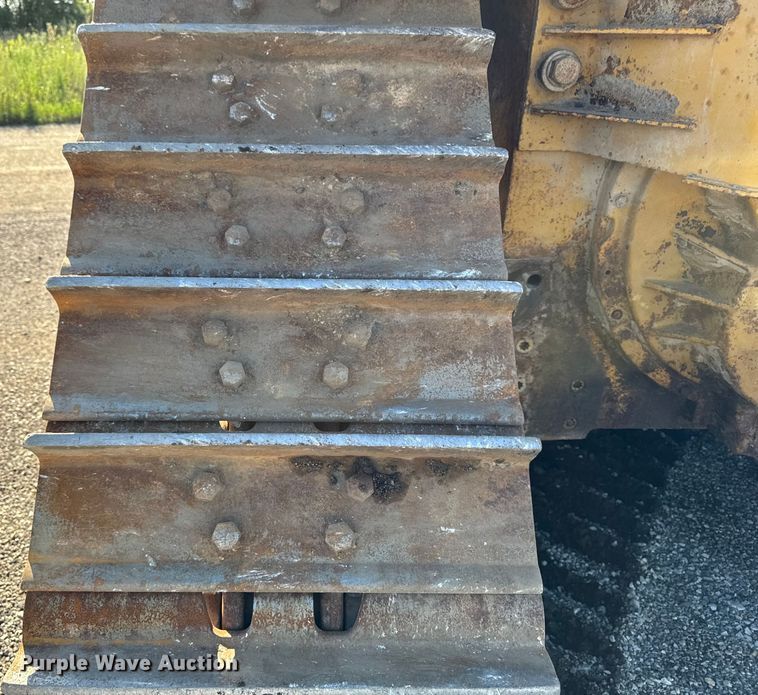 image for item ED1485 2004 Caterpillar D8R dozer