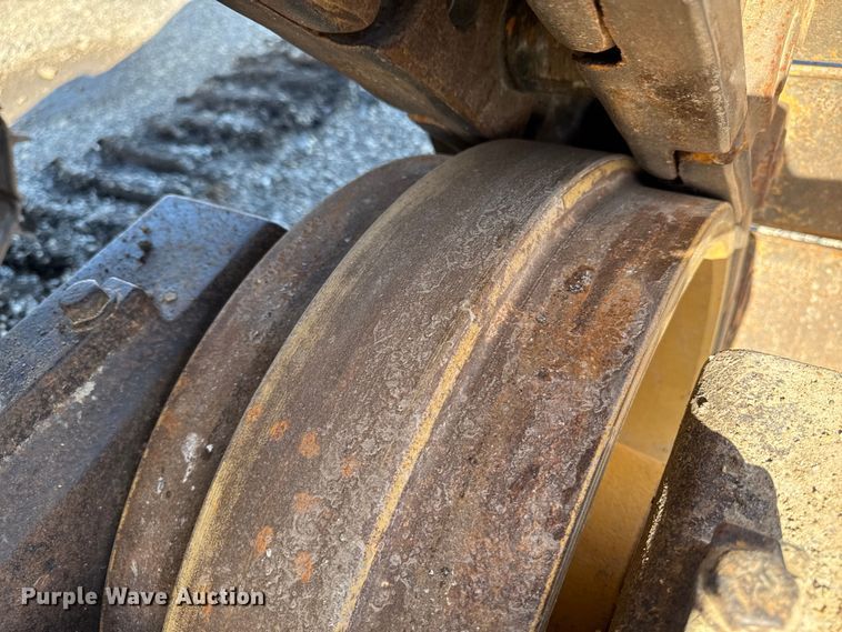 image for item ED1485 2004 Caterpillar D8R dozer