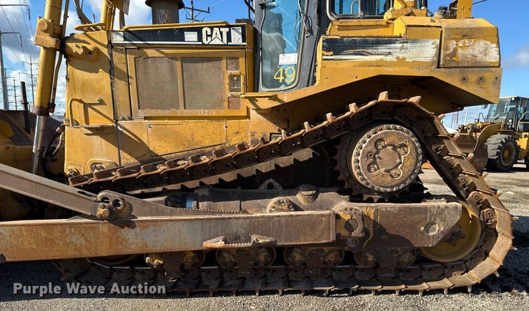 image for item ED1485 2004 Caterpillar D8R dozer