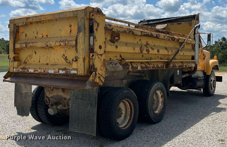 image for item ED2191 2002 International 2554 dump truck