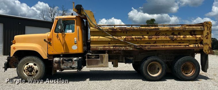 image for item ED2191 2002 International 2554 dump truck