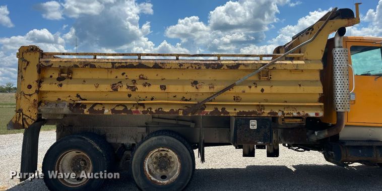 image for item ED2191 2002 International 2554 dump truck