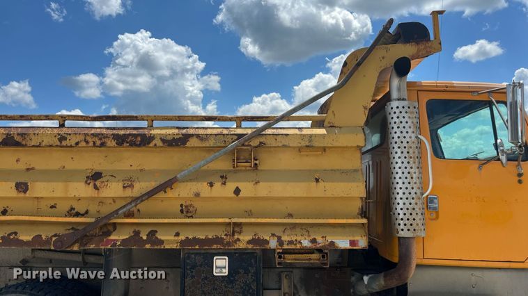 image for item ED2191 2002 International 2554 dump truck