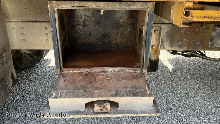 image for item ED2191 2002 International 2554 dump truck