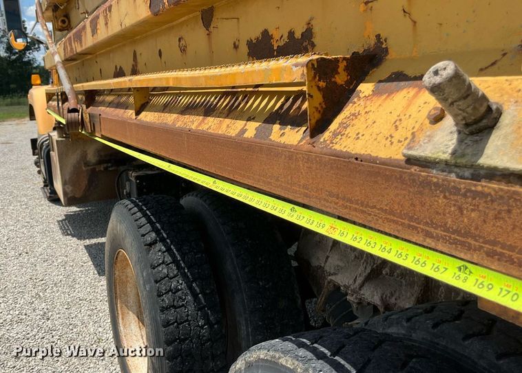 image for item ED2191 2002 International 2554 dump truck