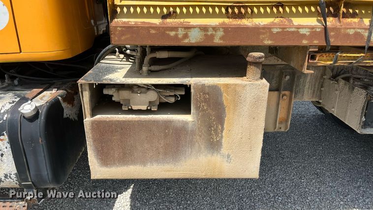 image for item ED2191 2002 International 2554 dump truck