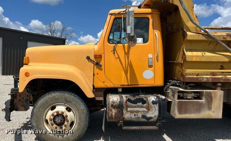 image for item ED2191 2002 International 2554 dump truck