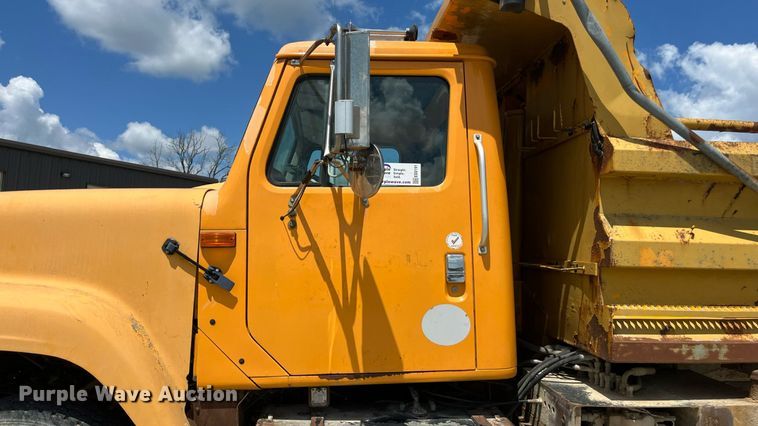 image for item ED2191 2002 International 2554 dump truck