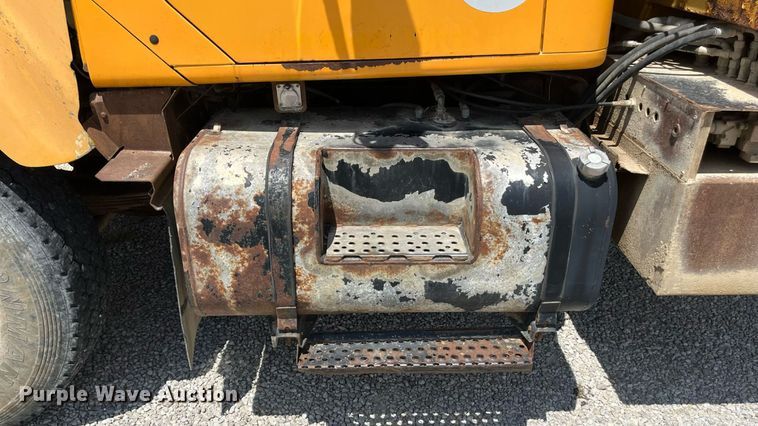 image for item ED2191 2002 International 2554 dump truck