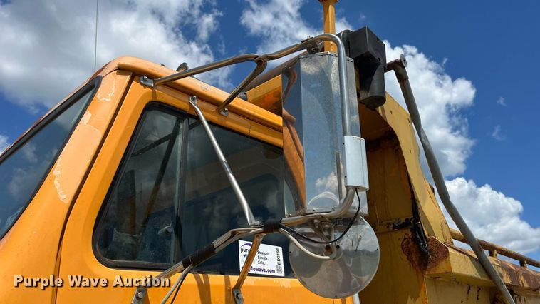 image for item ED2191 2002 International 2554 dump truck