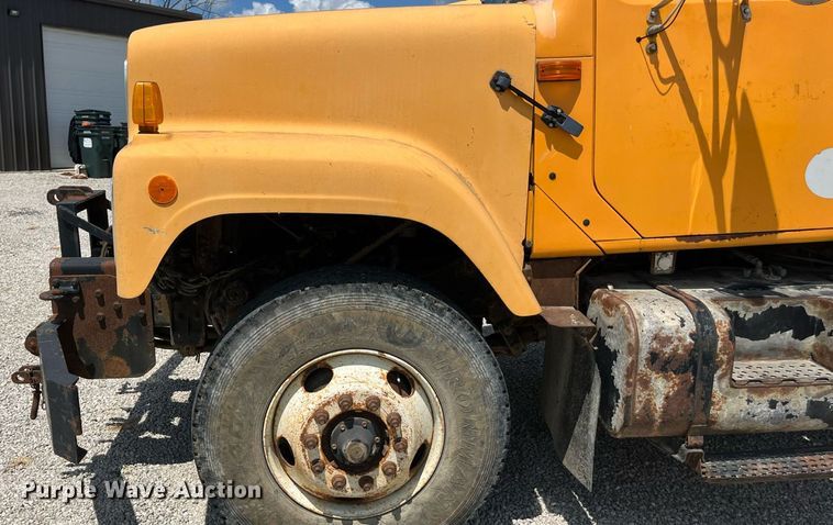 image for item ED2191 2002 International 2554 dump truck