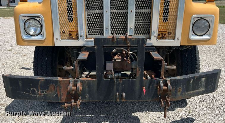 image for item ED2191 2002 International 2554 dump truck