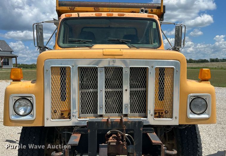 image for item ED2191 2002 International 2554 dump truck