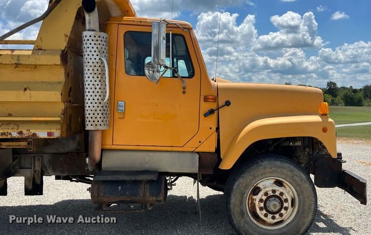 image for item ED2191 2002 International 2554 dump truck