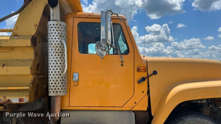 image for item ED2191 2002 International 2554 dump truck