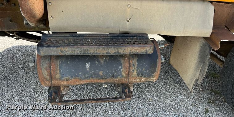 image for item ED2191 2002 International 2554 dump truck