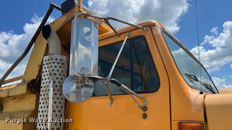 image for item ED2191 2002 International 2554 dump truck