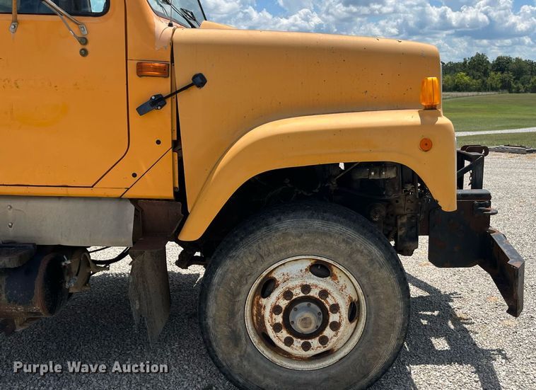 image for item ED2191 2002 International 2554 dump truck