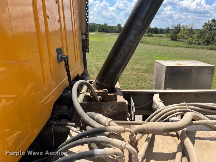 image for item ED2191 2002 International 2554 dump truck