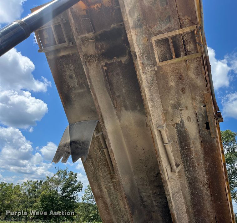 image for item ED2191 2002 International 2554 dump truck