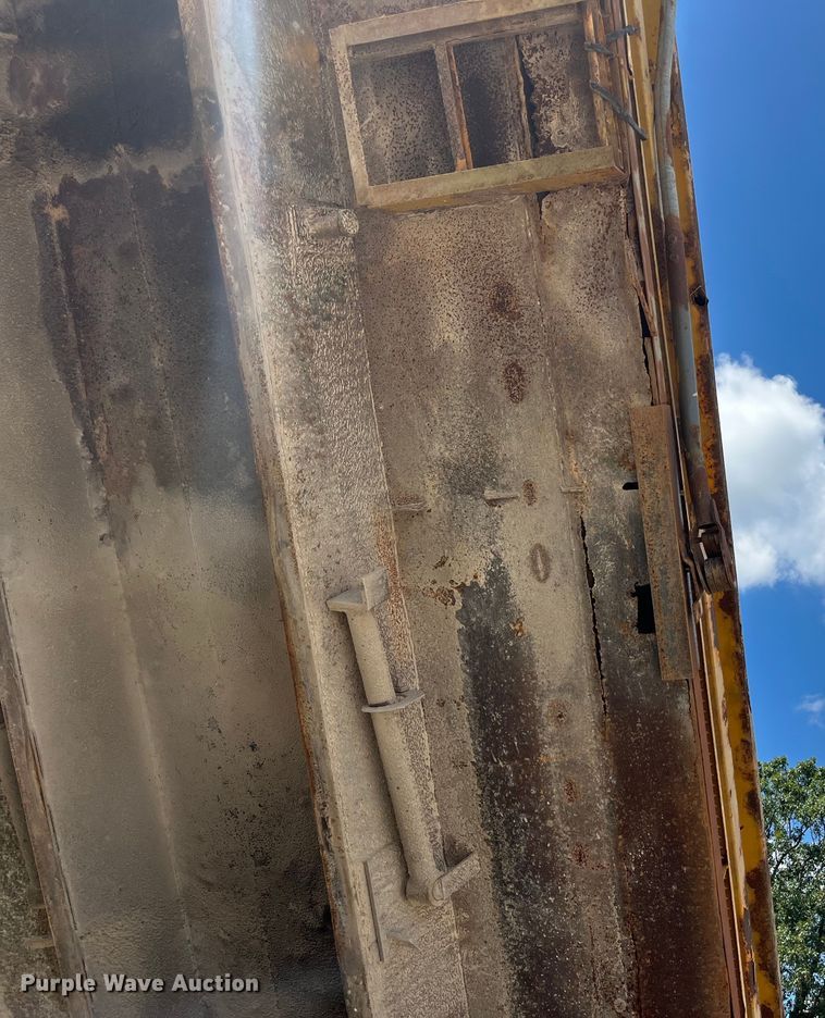 image for item ED2191 2002 International 2554 dump truck