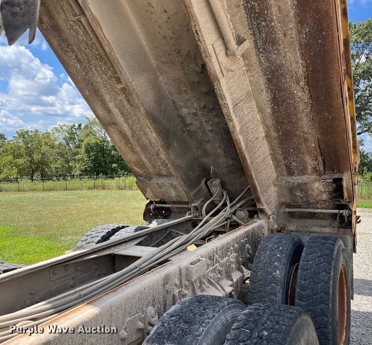 image for item ED2191 2002 International 2554 dump truck
