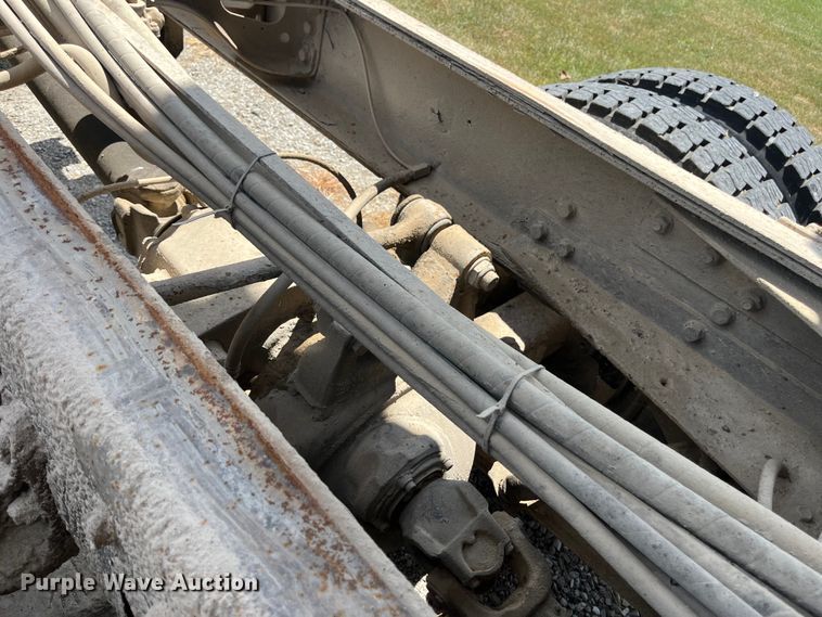 image for item ED2191 2002 International 2554 dump truck