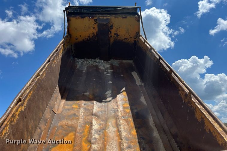 image for item ED2191 2002 International 2554 dump truck