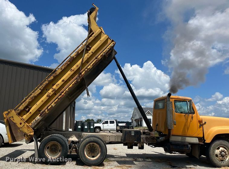 image for item ED2191 2002 International 2554 dump truck