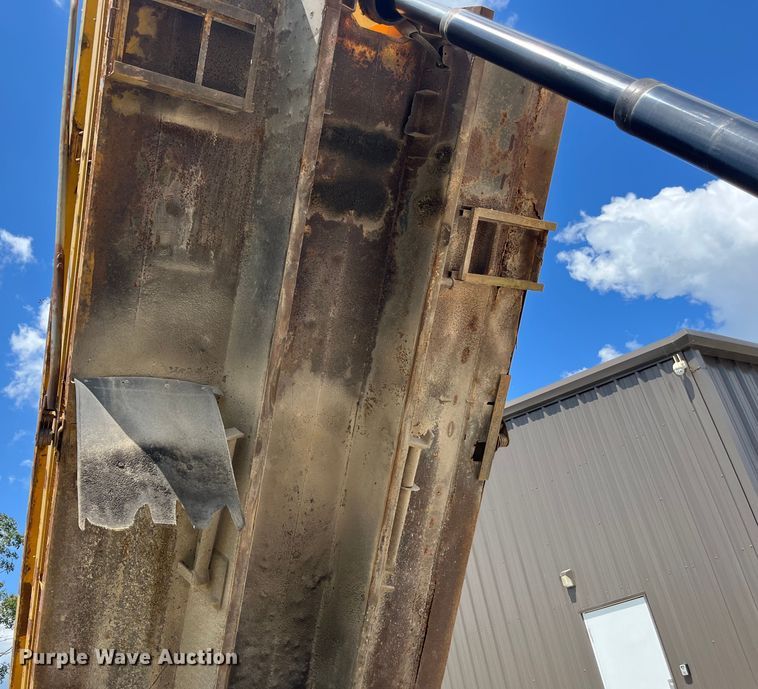 image for item ED2191 2002 International 2554 dump truck