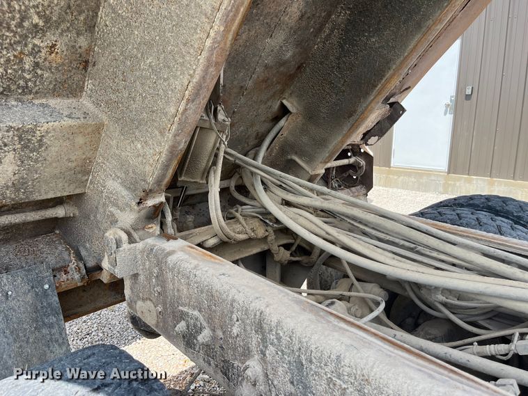 image for item ED2191 2002 International 2554 dump truck