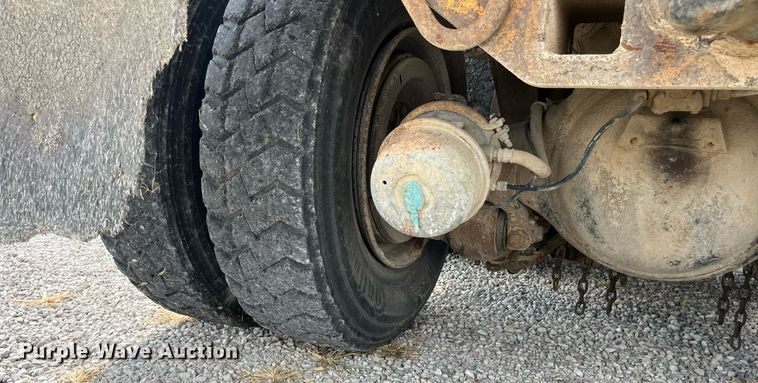 image for item ED2191 2002 International 2554 dump truck