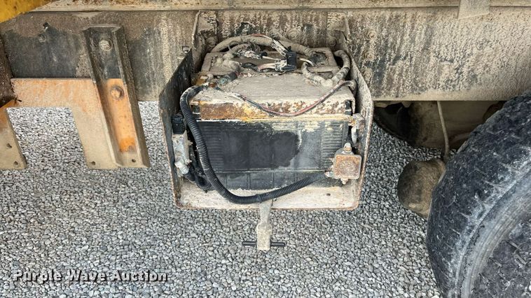 image for item ED2191 2002 International 2554 dump truck