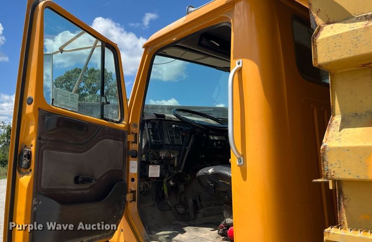 image for item ED2191 2002 International 2554 dump truck