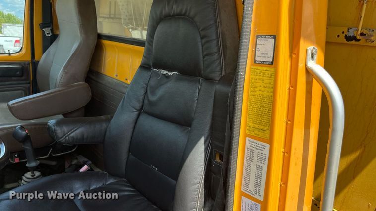 image for item ED2191 2002 International 2554 dump truck