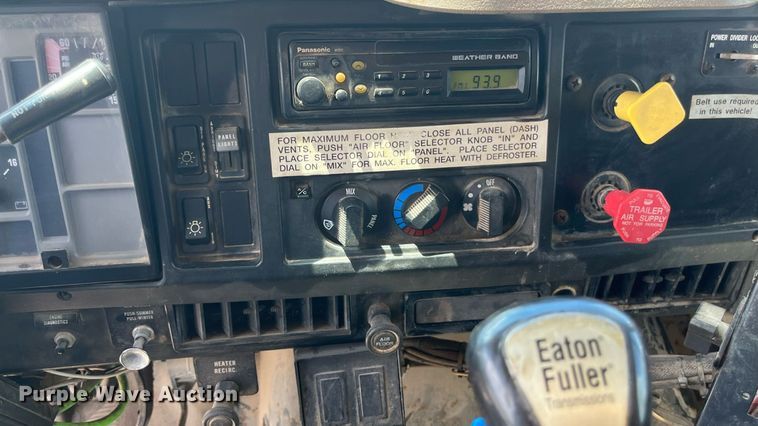 image for item ED2191 2002 International 2554 dump truck