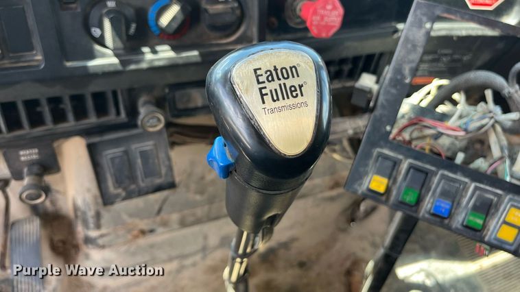 image for item ED2191 2002 International 2554 dump truck