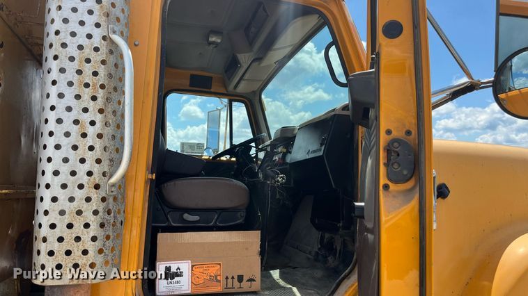 image for item ED2191 2002 International 2554 dump truck