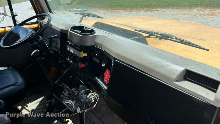 image for item ED2191 2002 International 2554 dump truck