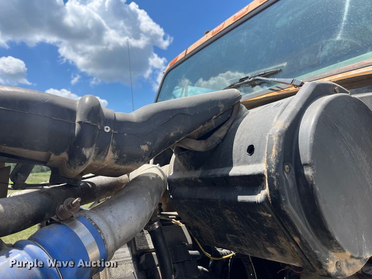 image for item ED2191 2002 International 2554 dump truck