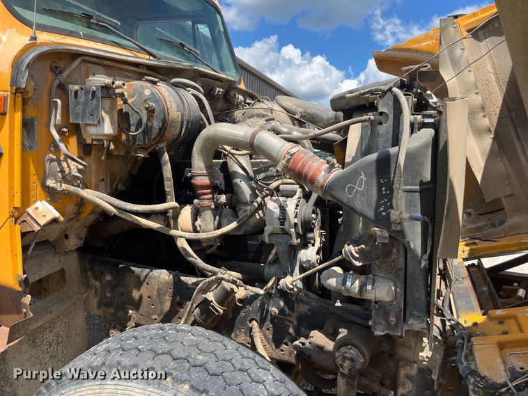 image for item ED2191 2002 International 2554 dump truck