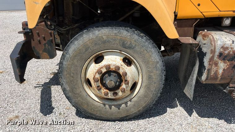 image for item ED2191 2002 International 2554 dump truck