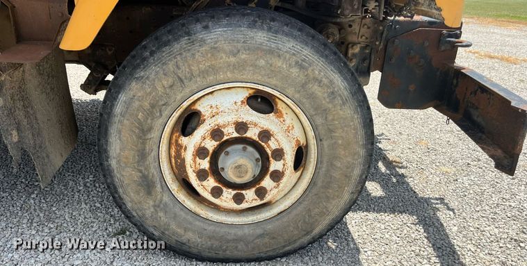 image for item ED2191 2002 International 2554 dump truck