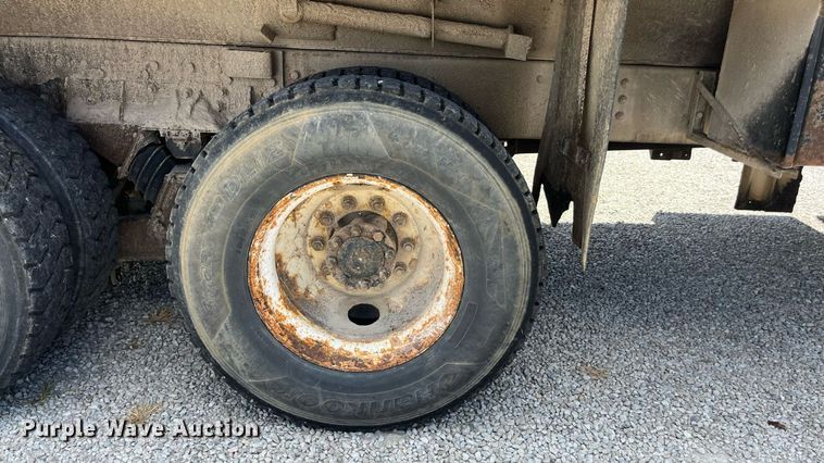 image for item ED2191 2002 International 2554 dump truck