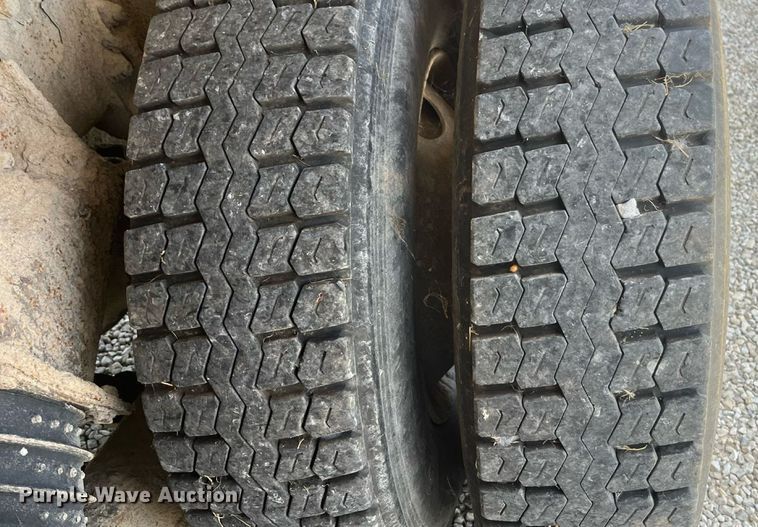 image for item ED2191 2002 International 2554 dump truck