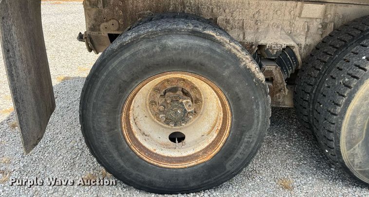 image for item ED2191 2002 International 2554 dump truck