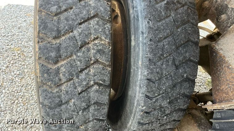 image for item ED2191 2002 International 2554 dump truck