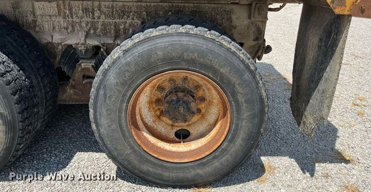 image for item ED2191 2002 International 2554 dump truck