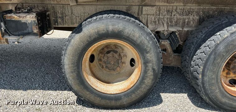 image for item ED2191 2002 International 2554 dump truck