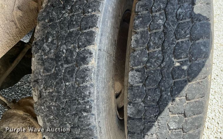 image for item ED2191 2002 International 2554 dump truck